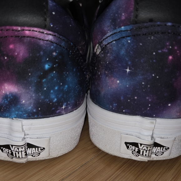 Vans shoes with galaxy print. - Picture 4 of 6